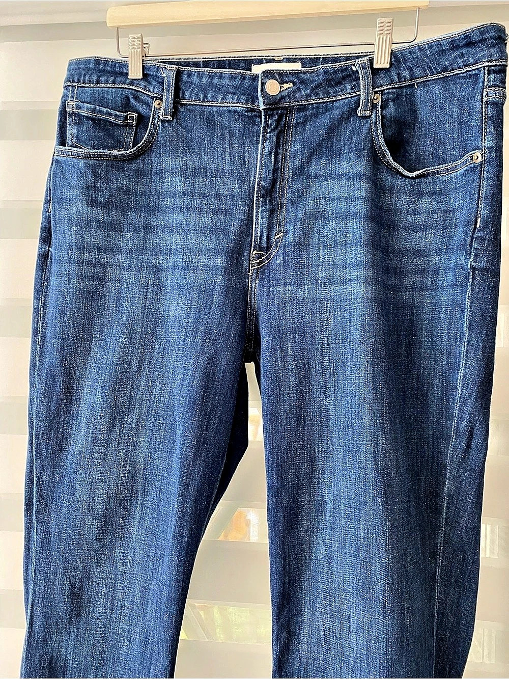 H&M Women's Jeans high-waisted straight leg in dark blue Size 18 Like New